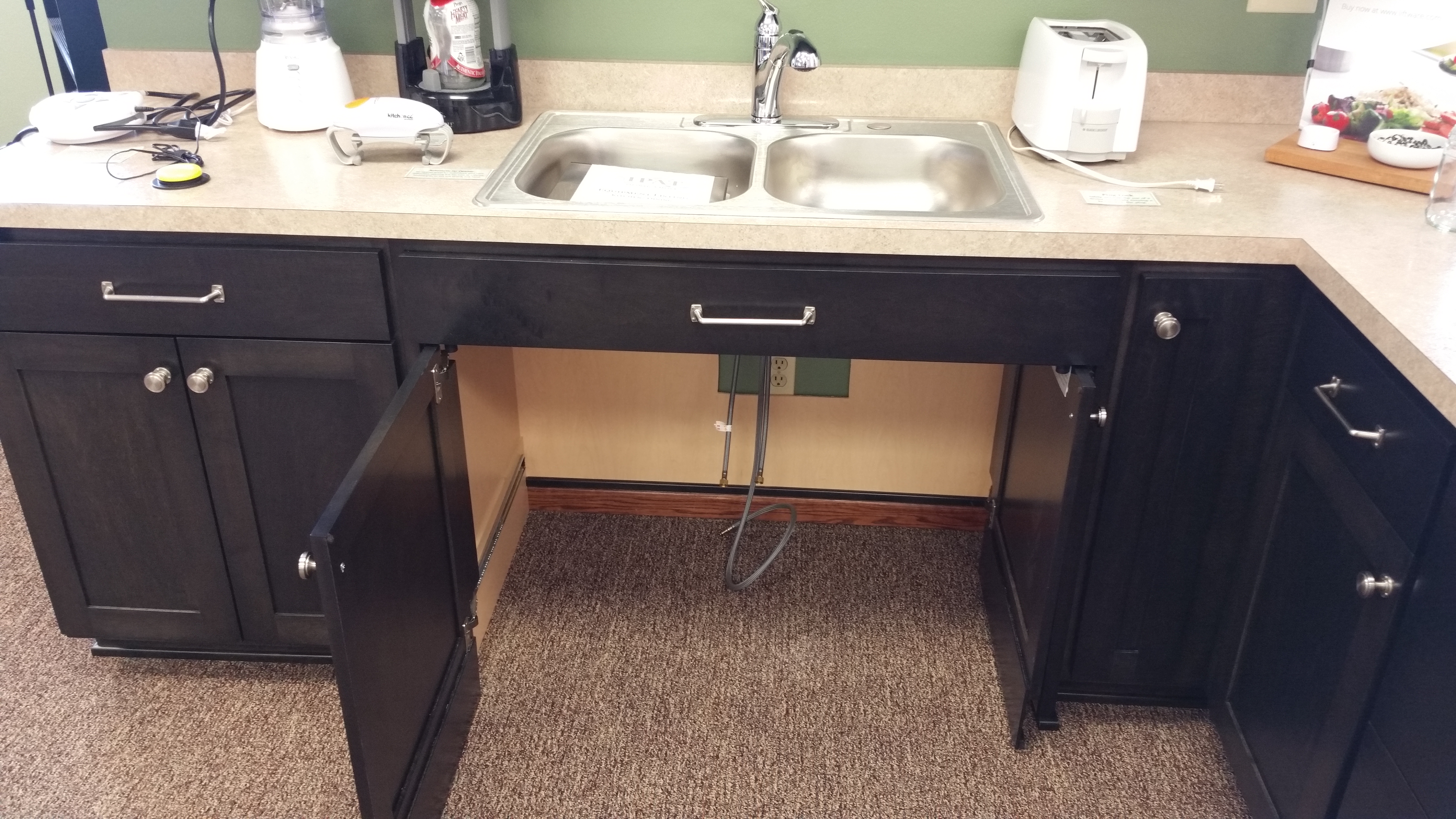 The Complete Guide to Wheelchair Accessible Kitchen Cabinets